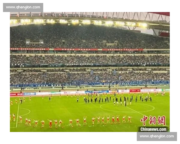苏超单场 3 万观众破纪录！媒体人：看热闹正是足球魅力的起点
