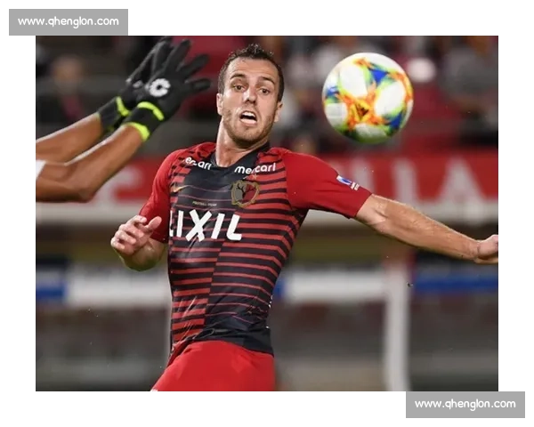 手术刀切球：足球场上的致命艺术与科学