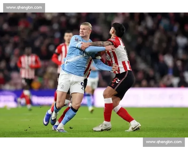 爆笑!曼城新援谢尔基献唱法语说唱,哈兰德领衔众将围观更衣室变欢乐海洋 爆笑!曼城新援谢尔基献唱法语说唱,哈兰德领衔众将围观更衣室变欢乐海洋